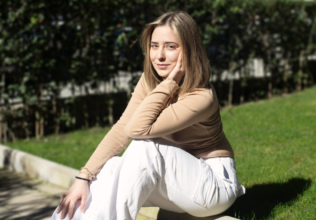 SPA PER CAPELLI – PeluquerÃa ecológica en Madrid Especialistas en coloración vegetal, tratamientos capilares naturales y belleza consciente para personas que eligen cuidarse de verdad.